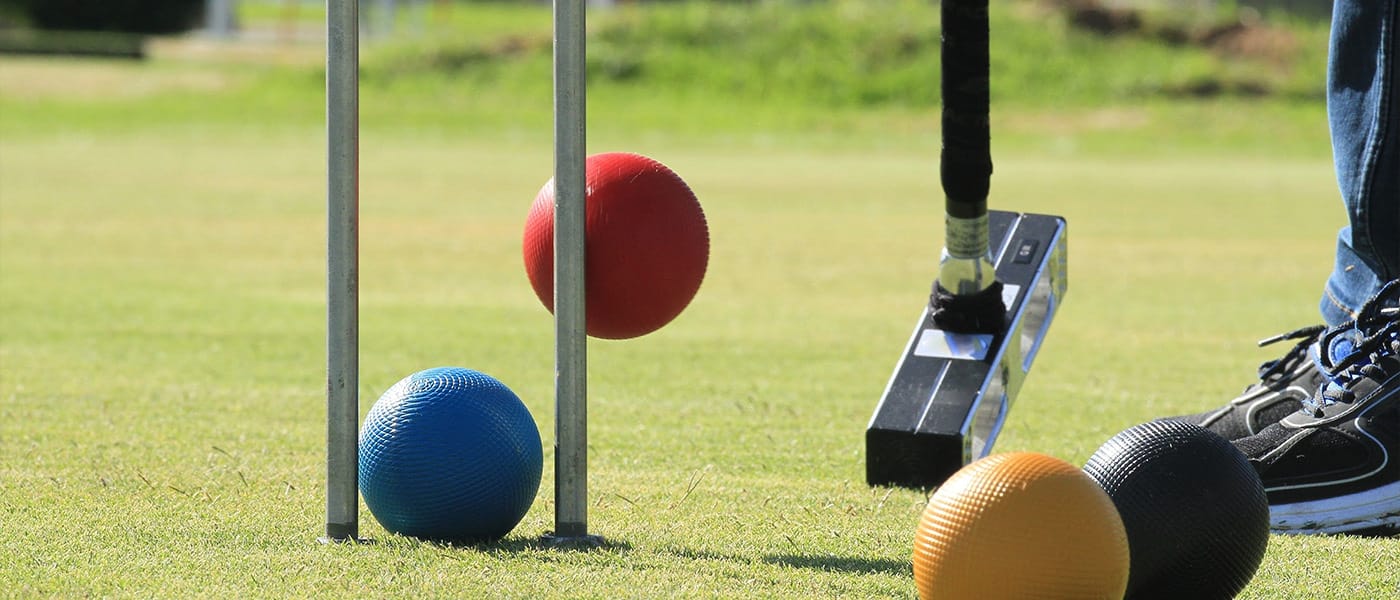 1.web-croquet ball hit and jump